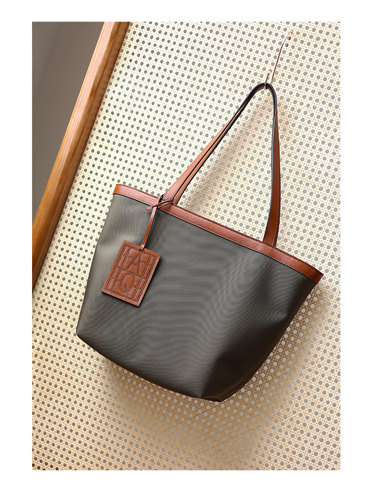 ナイロン×本革 トートバッグ QD765 イメージ3